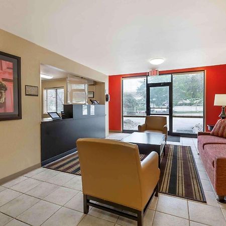 Suburban Studios Copley Akron West Exterior foto