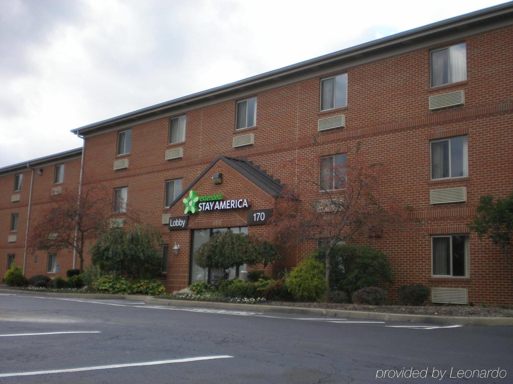Suburban Studios Copley Akron West Exterior foto